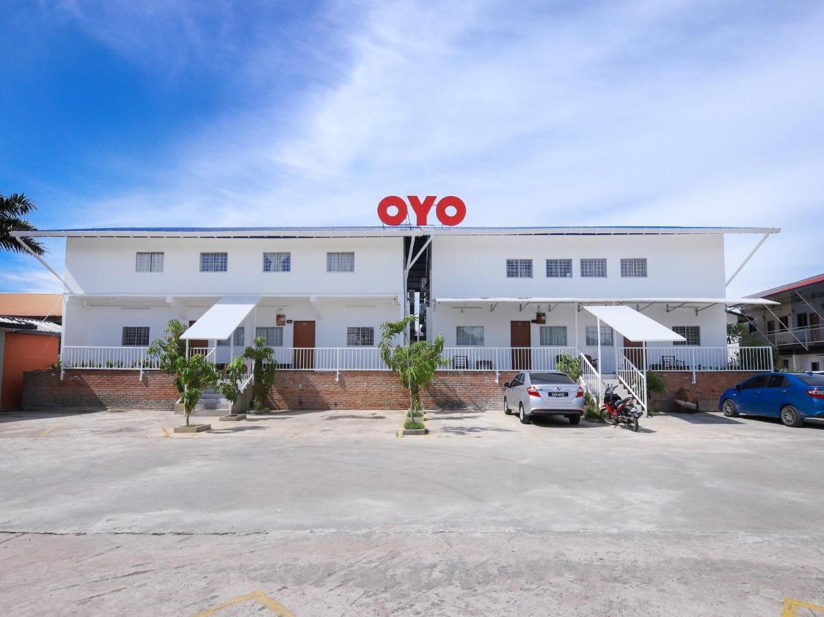 Oyo 44011 Weng Bee Guest House Kota Kinabalu Exterior foto