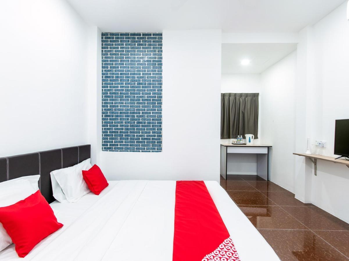 Oyo 44011 Weng Bee Guest House Kota Kinabalu Exterior foto